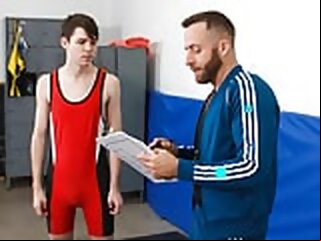 joel Coach Joel Someone Teaches His Avant-garde Wrestling Partisan Dakota Lovell Some Dirty Moves - Varsity Grip coach